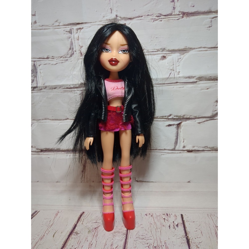 Bratz Goin' Out! Jade doll Complete Outfit No Accessories